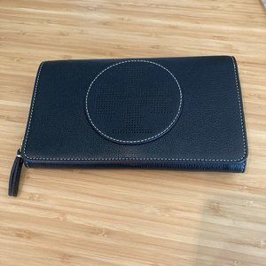 NWOT Tory Burch Perforated Logo Crossbody Wallet